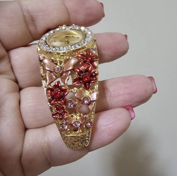 Strada Japanese Movement Fuchsia/ White Crystal Floral/ 🦋Pattern Bracelet ⌚️NWT - Picture 6 of 9